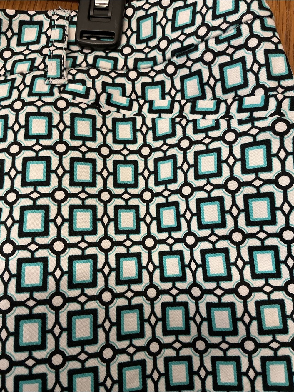 NWT - White House Black Market Black, Aqua & White Geometric Print Shorts - Picture 6 of 9